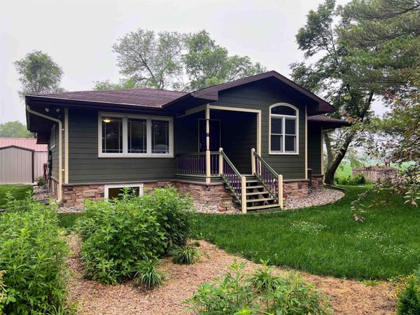1 BIGELOW PARK CIR, Salix, IA 51052