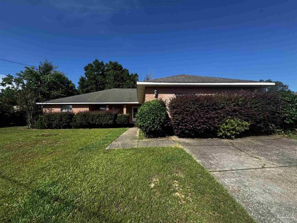 5277 Crystal Creek Cir, Pace, FL 32571
