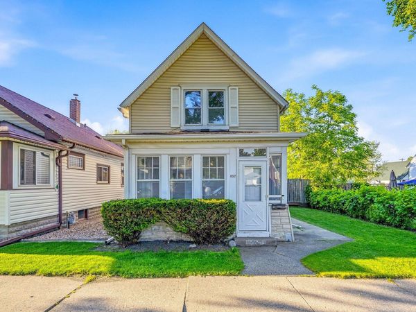 857 Rose Avenue E, Saint Paul, MN 55106