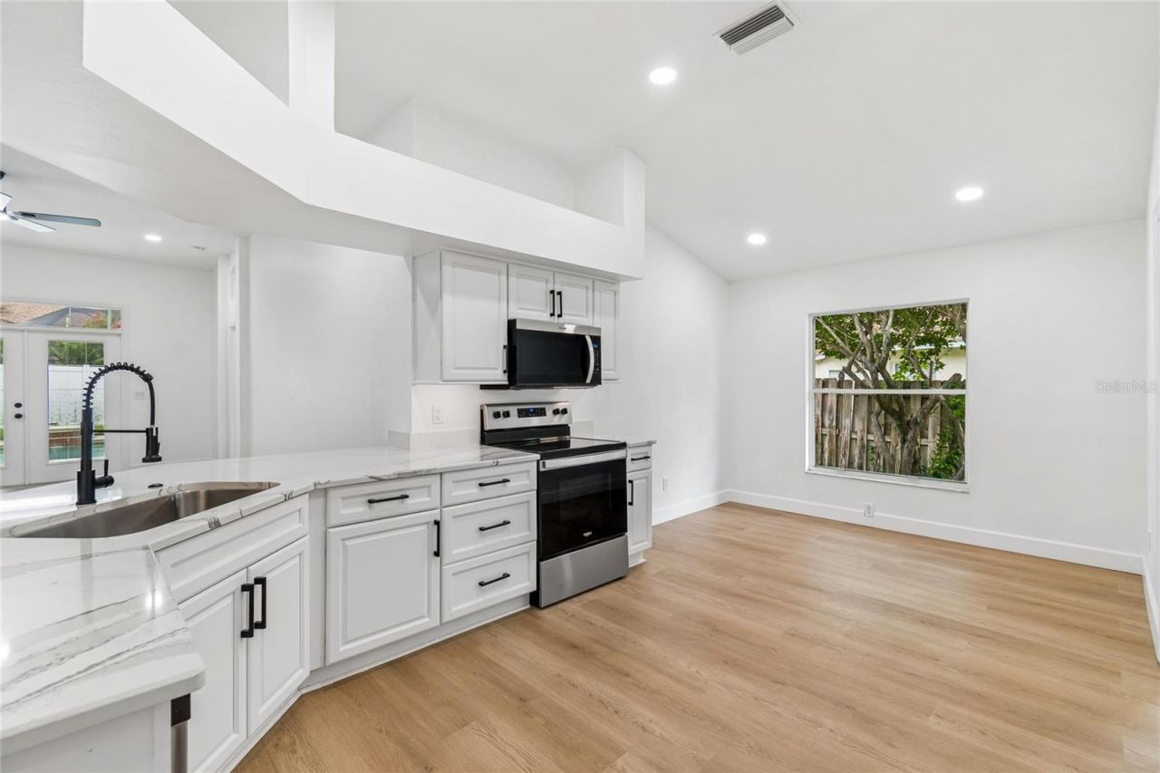 3041 Beaver Pond Trail , Valrico, FL 33596 Photo