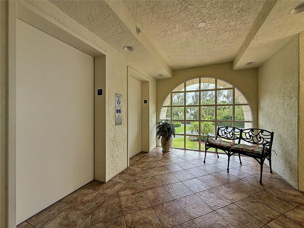 4801 Osprey Drive S, Unit 103, Saint Petersburg, FL 33711 Photo
