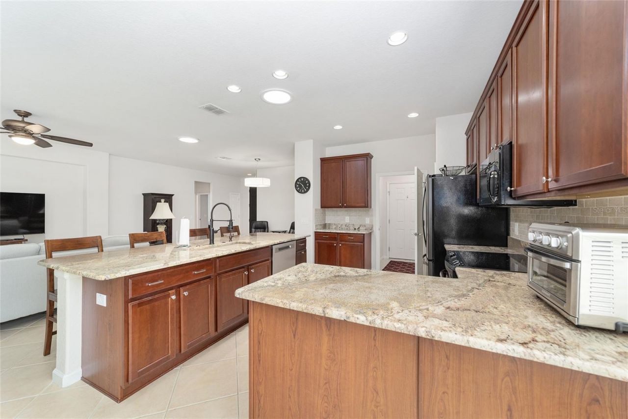 9395 SW 66th Loop, Ocala, FL 34481 Photo