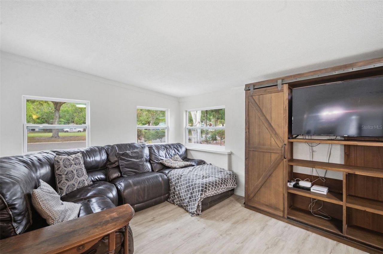 1120 52nd Avenue N, Saint Petersburg, FL 33703 Photo