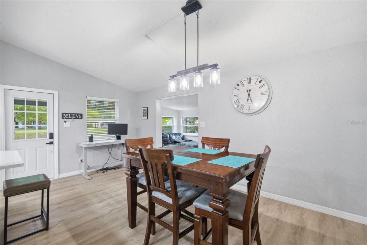 1120 52nd Avenue N, Saint Petersburg, FL 33703 Photo