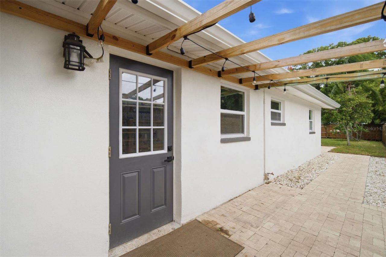 1120 52nd Avenue N, Saint Petersburg, FL 33703 Photo