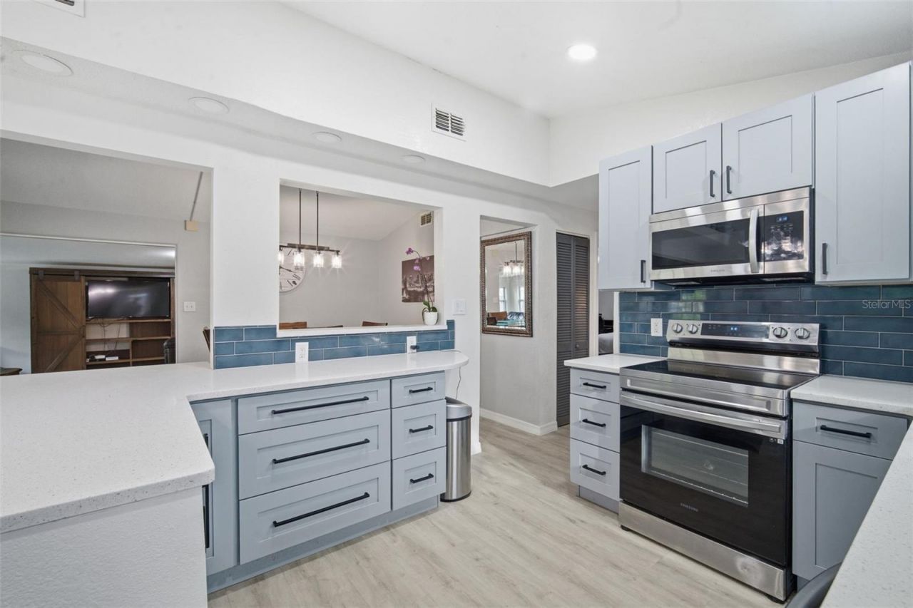 1120 52nd Avenue N, Saint Petersburg, FL 33703 Photo