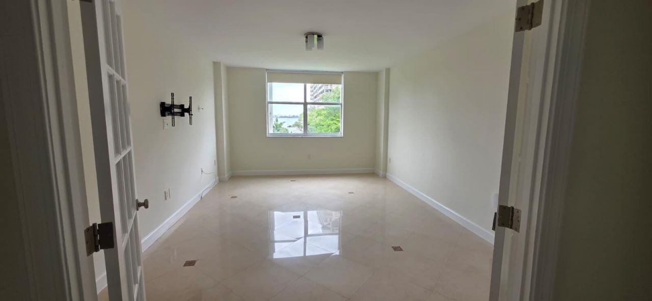 11111 Biscayne Boulevard, Unit 4c, Miami, FL 33181 Photo