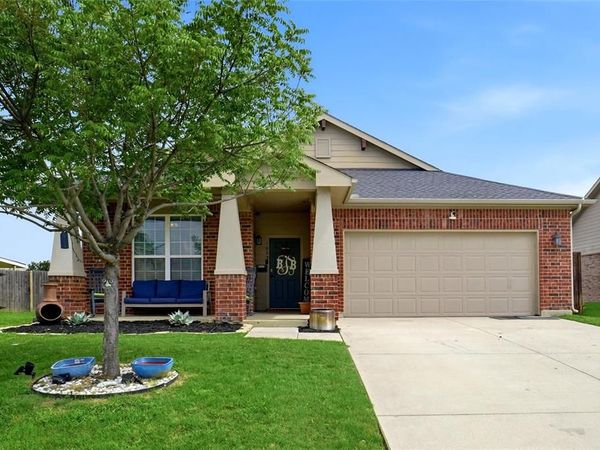 1625 Kawati Way , Krum, TX 76249