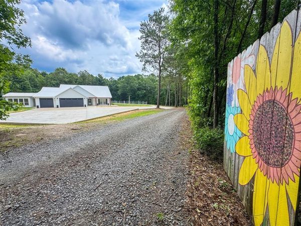 305 County Road 1145 , Atlanta, TX 75551