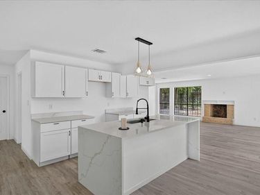 2402 E Overton Road, Dallas, TX 75216