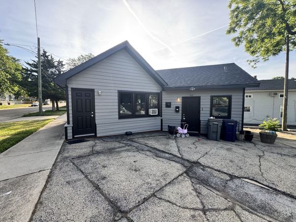435 Washington Street , Elgin, IL 60123