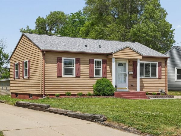 2432 9th Avenue SW, Cedar Rapids, IA 52404