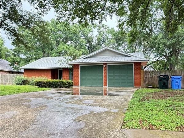 301 Westbend Circle, Seguin, TX 78155