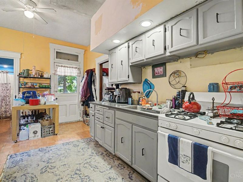 228 Central Avenue, Cincinnati, OH 45215 Photo 5