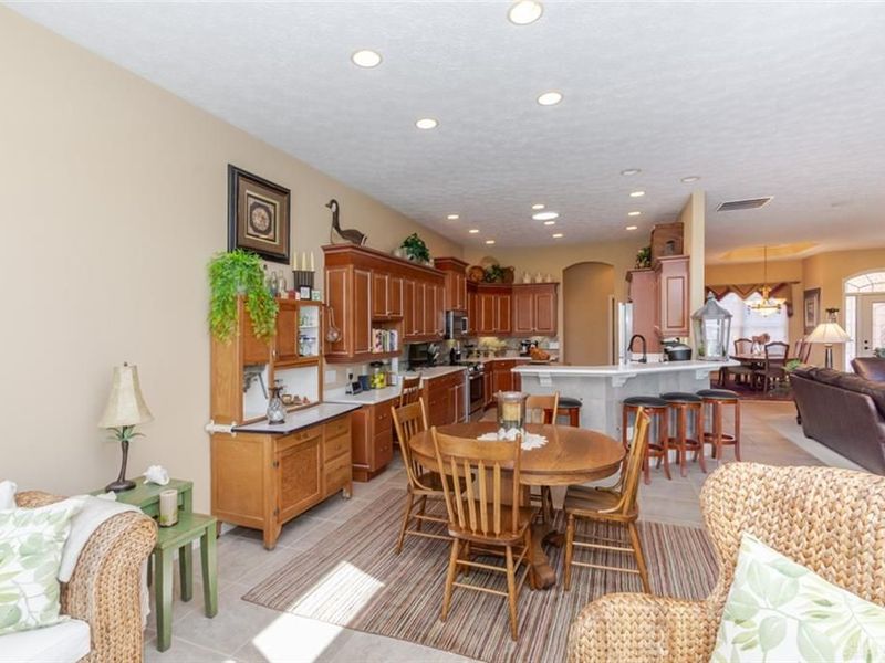 890 Vintage Lake Court, Centerville, OH 45458 Photo 18