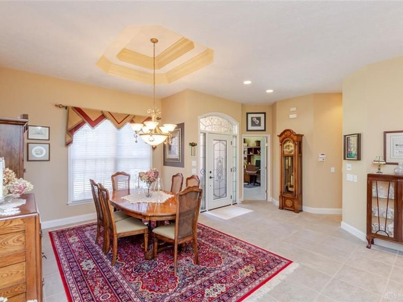 890 Vintage Lake Court, Centerville, OH 45458 Photo 6