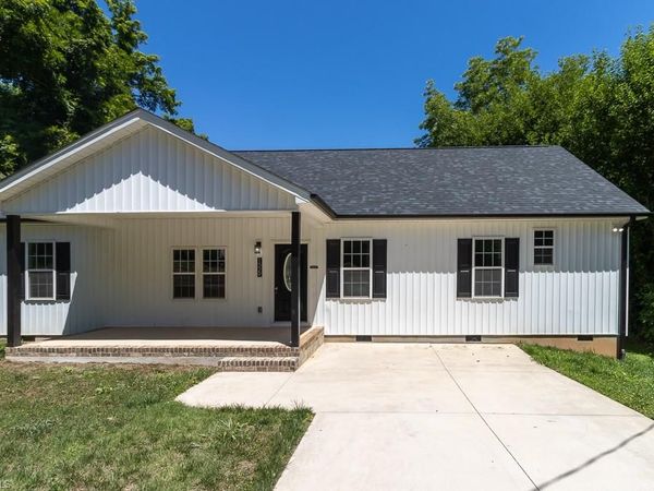1329 Belleauwood Street , Winston-Salem, NC 27107