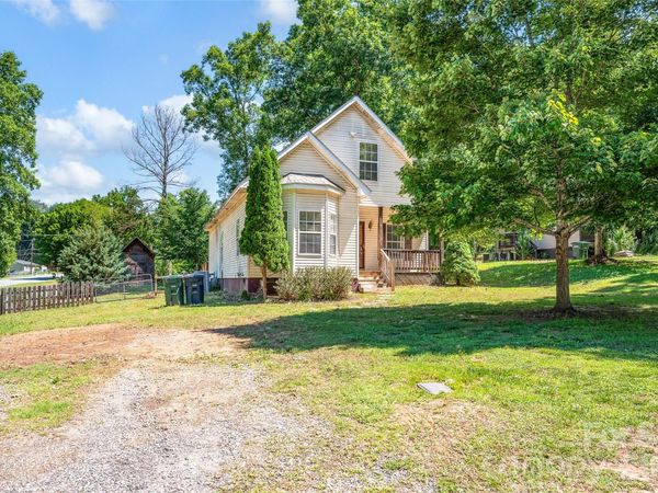 105 Queensbury Road , Troutman, NC 28166