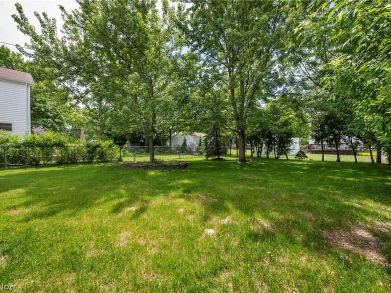 1412 Henning Drive , Lyndhurst, OH 44124 Photo 28
