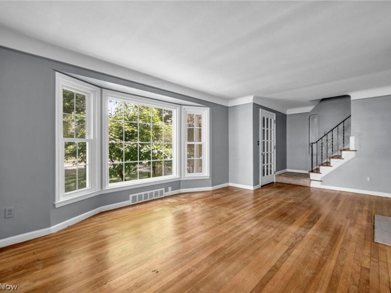 1412 Henning Drive , Lyndhurst, OH 44124 Photo 9