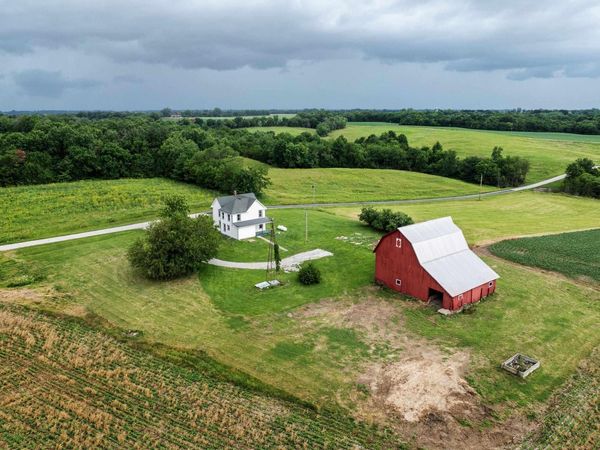 321 N County Road 1200, West Point, IL 62380