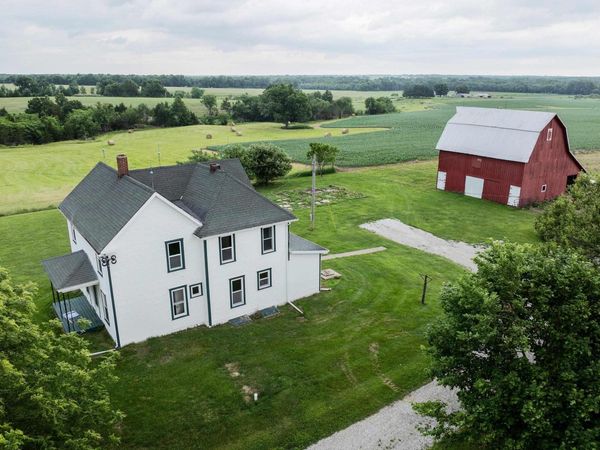 321 N County Road 1200, West Point, IL 62380