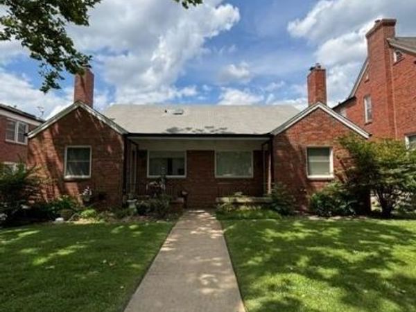 7541 Delmar Boulevard , University City, MO 63130