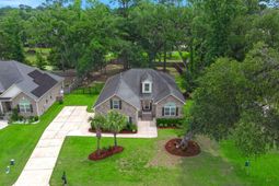 5528 Crescent View Drive photo 4