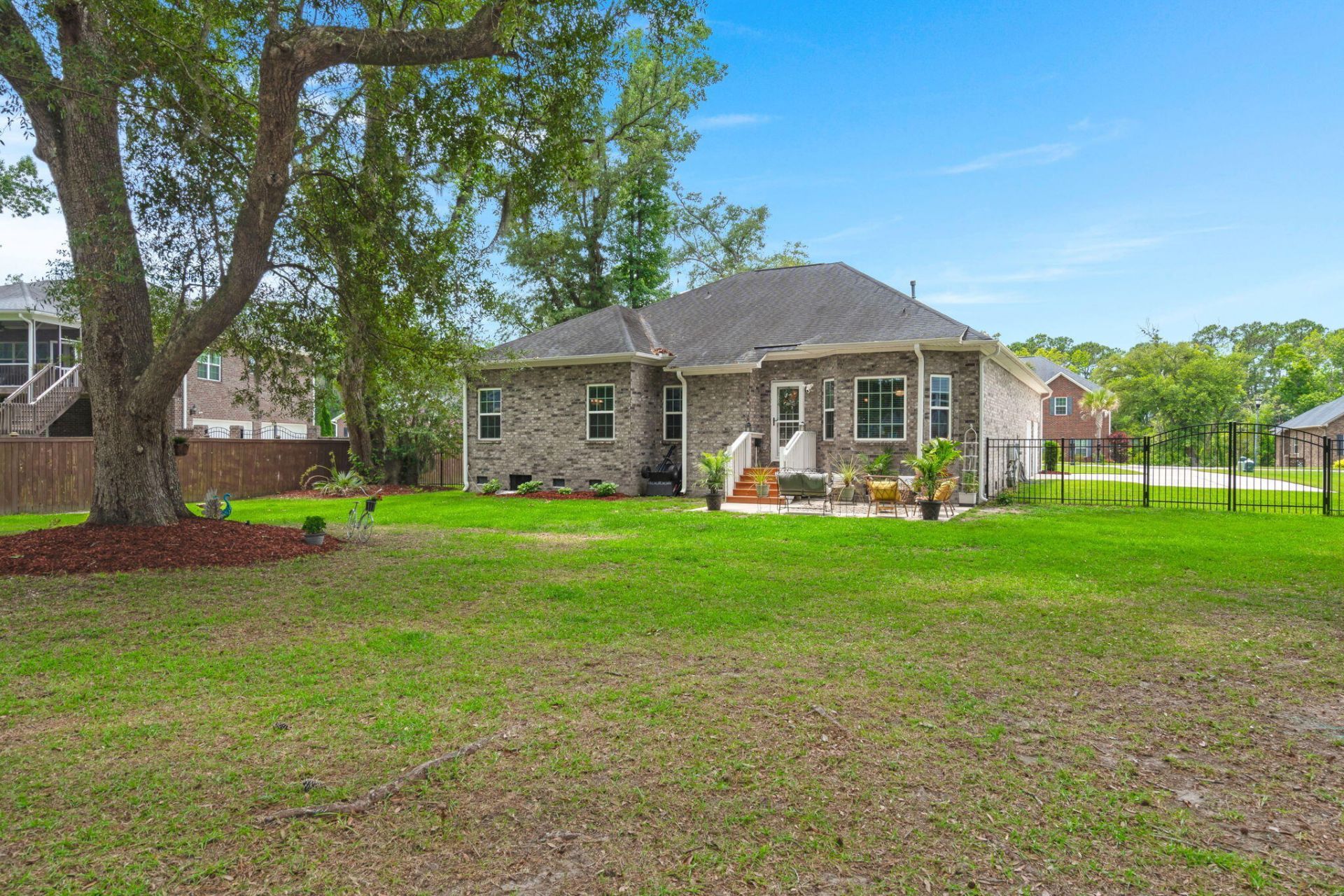 5528 Crescent View Drive Photo 31