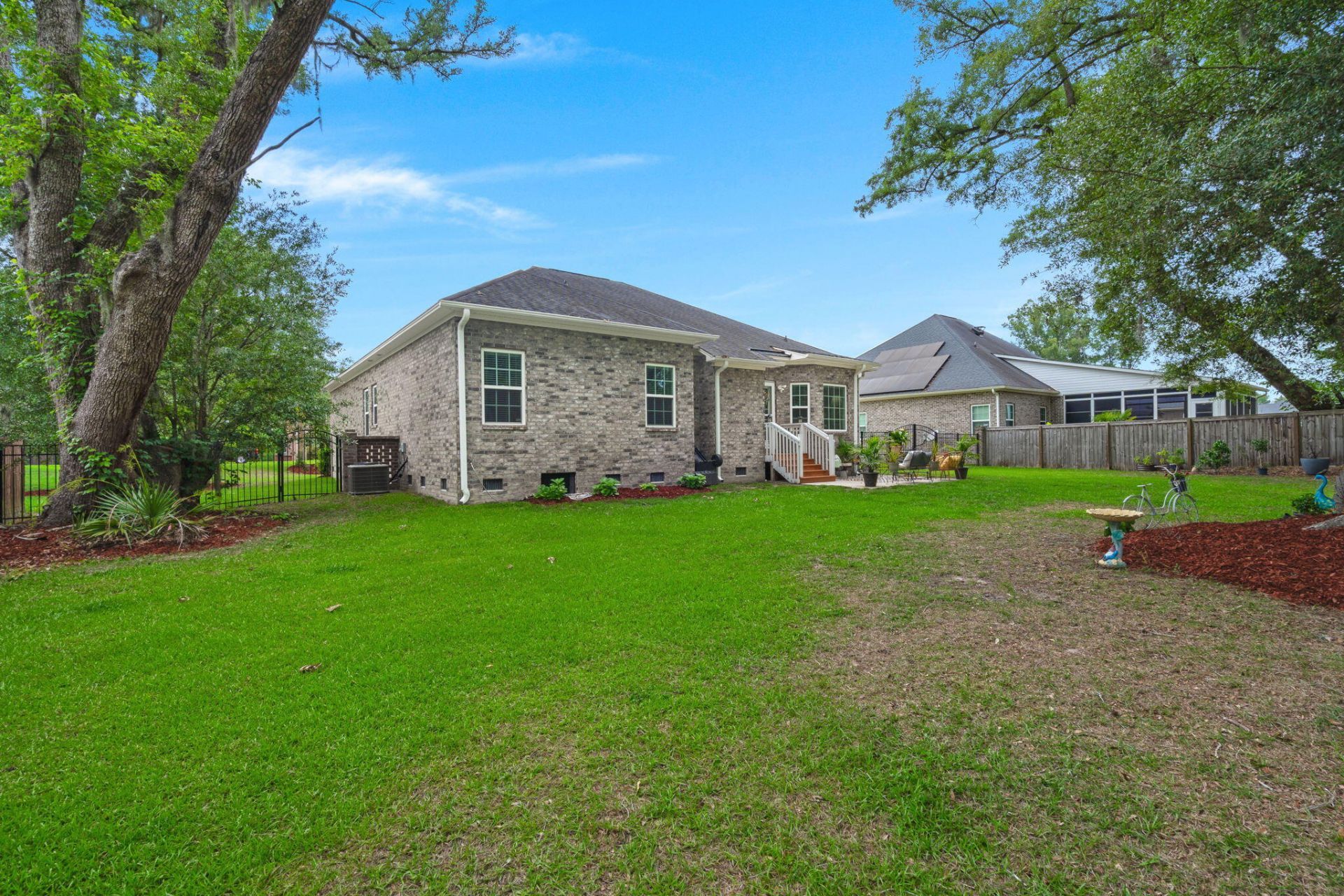 5528 Crescent View Drive Photo 32