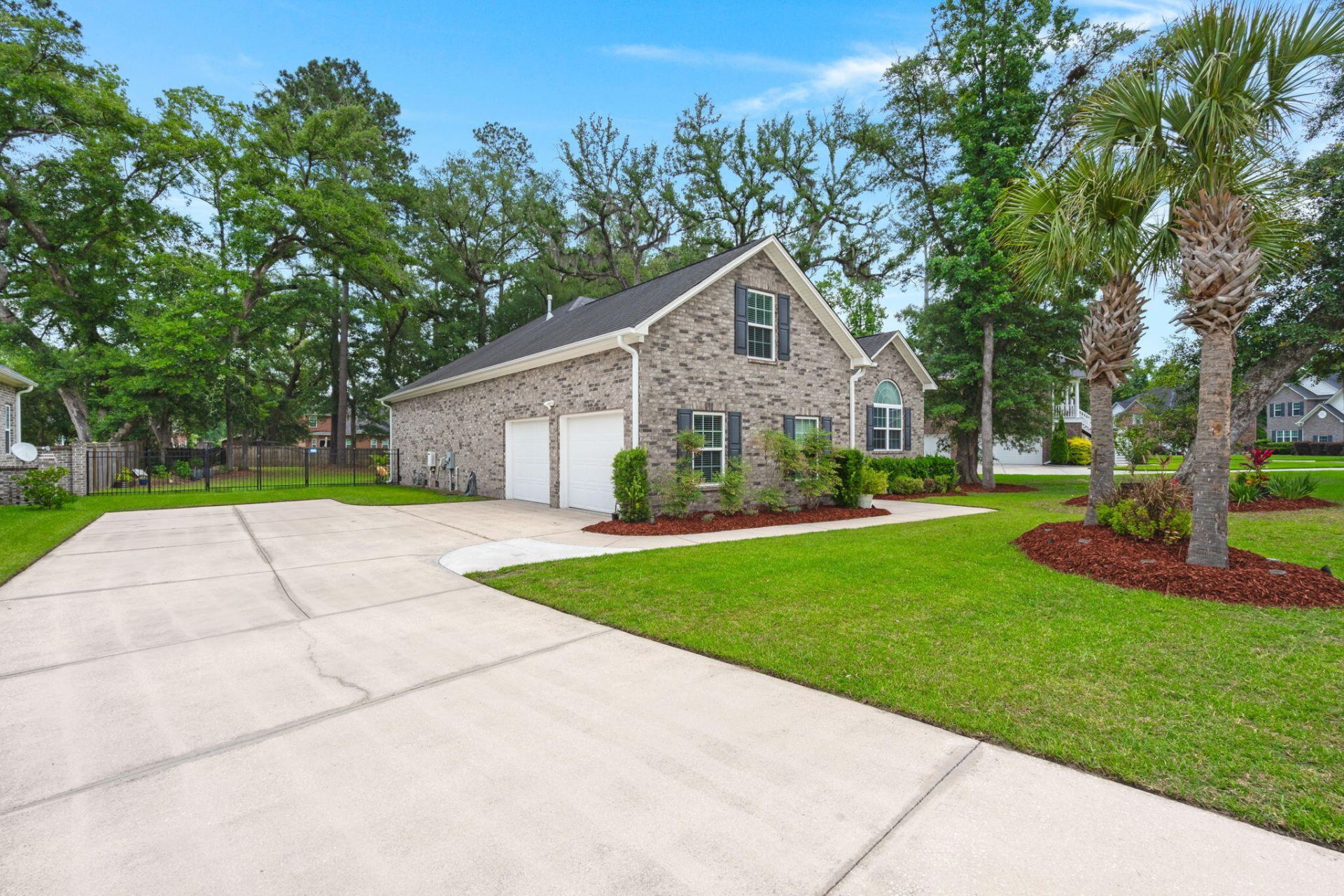 5528 Crescent View Drive Photo 5