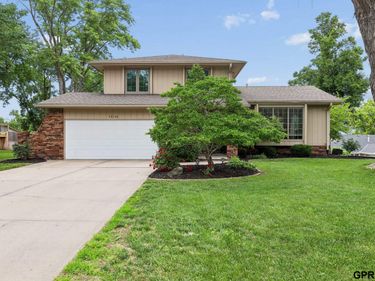 13116 Old Cherry Road, Omaha, NE 68137