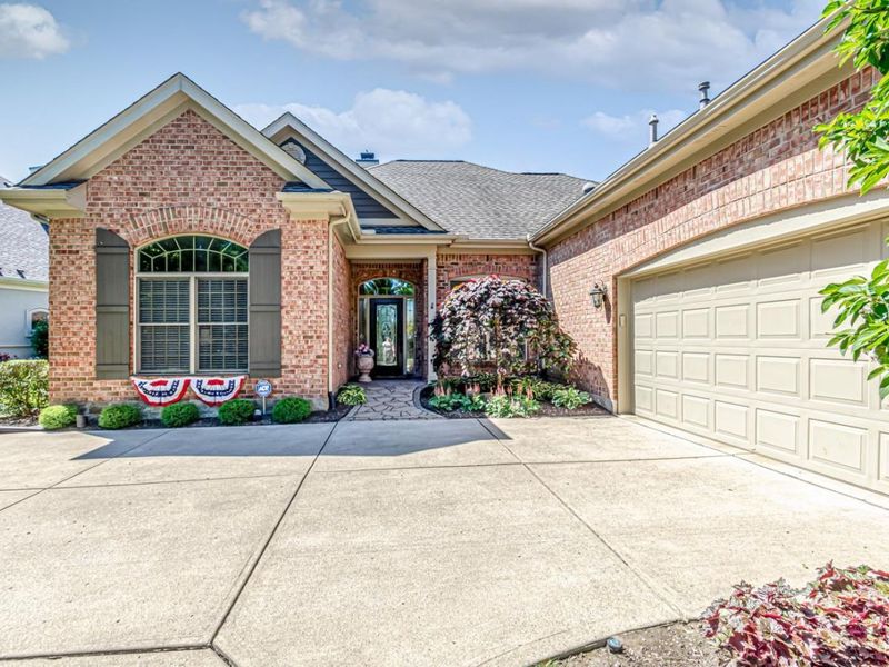 890 Vintage Lake Court, Centerville, OH 45458 Photo 3