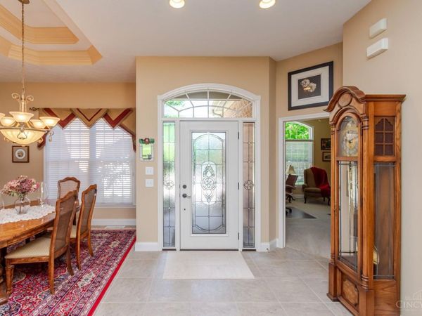 890 Vintage Lake Court, Centerville, OH 45458