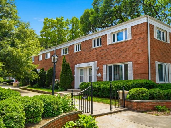 1155 Peterson Avenue , Unit B, Park Ridge, IL 60068