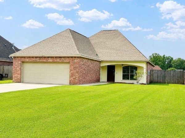 13134 N MONTROSE Drive , Denham Springs, LA 70726