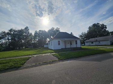 702 S Durbin Street, Bicknell, IN 47512