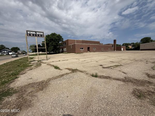 307 S 5TH STREET, Milbank, SD 57252