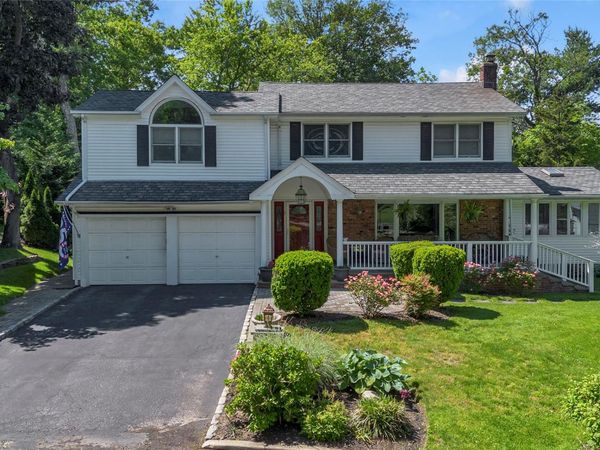21 Martha Court , Centerport, NY 11721