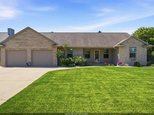 1735 ORANGE BLOSSOM DRIVE, Green Bay, WI 54313