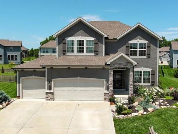 139 SE Briar Valley Lane, Blue Springs, MO 64064
