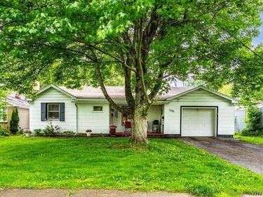 1285 Parkview Drive , North Tonawanda, NY 14120