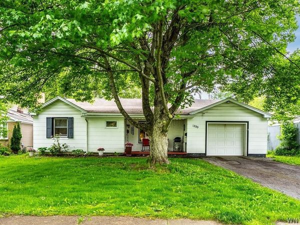 1285 Parkview Drive , North Tonawanda, NY 14120
