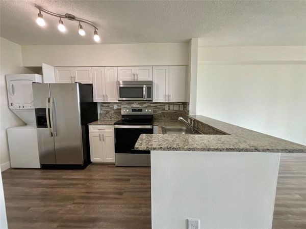 16900 N Bay Road, Unit 1-601, Sunny Isles Beach, FL 33160