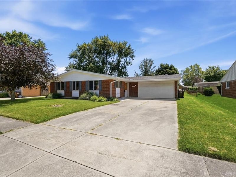 324 Oldham Way, Englewood, OH 45322 Photo 2