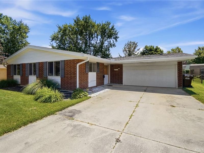 324 Oldham Way, Englewood, OH 45322 Photo 3