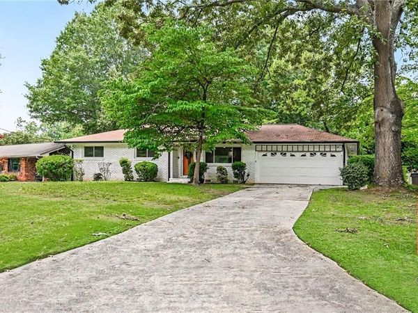 1697 Edinburgh Drive , Tucker, GA 30084
