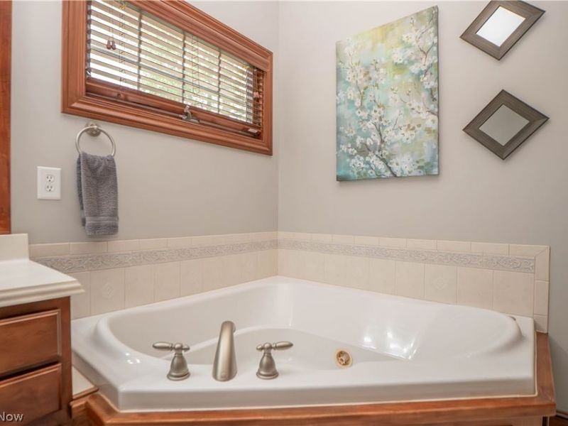 6612 Greyhawk Street NW, Canton, OH 44708 Photo 23