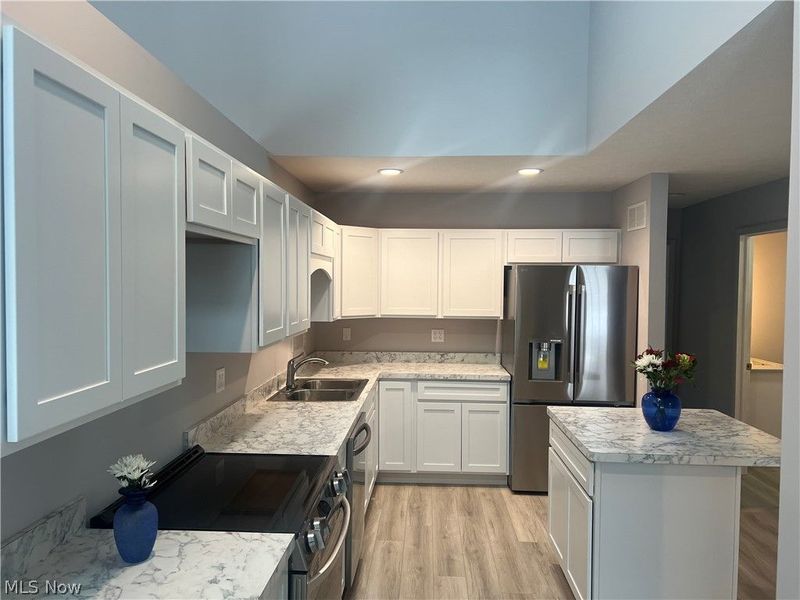 203 Knollton Drive , Millersburg, OH 44654 Photo 3