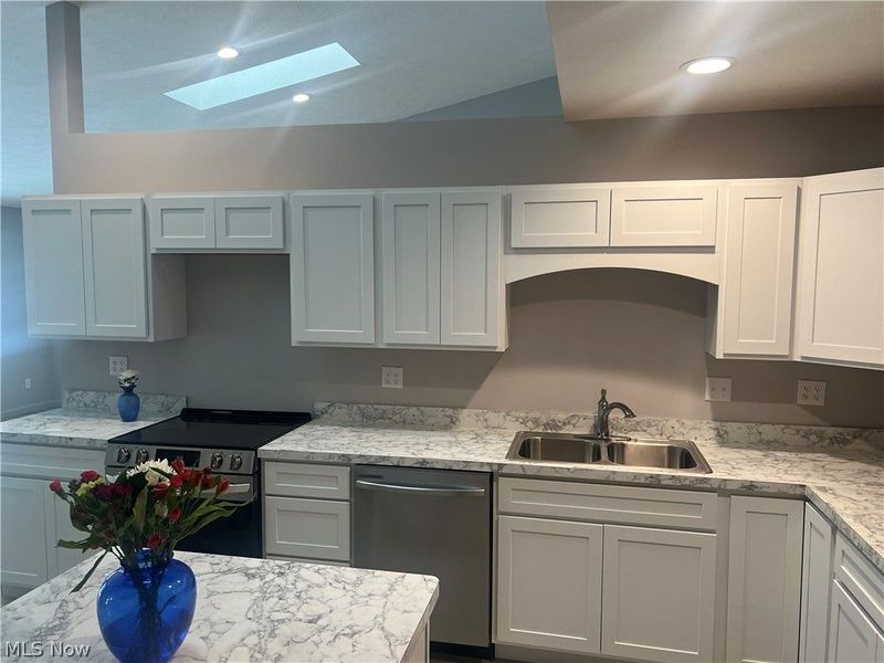 203 Knollton Drive , Millersburg, OH 44654 Photo 5